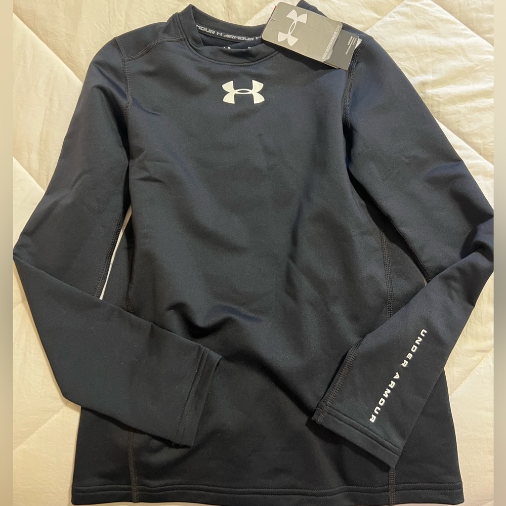 Boys UA fitted cold gear shirt. Size youth medium. NWOT